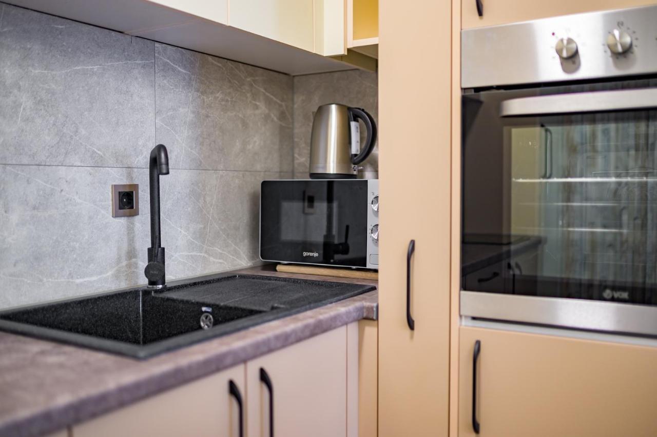 Apartman Epilux Tuzla Buitenkant foto